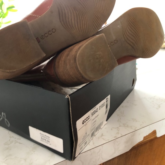 Tall boots - Picture 5 of 5